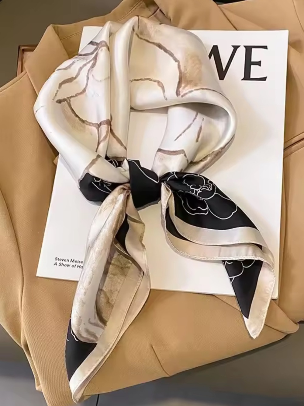 Elegant  Silk filling Scarf